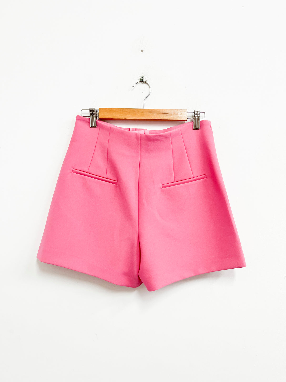 Short rosado con pinzas - Zara - Talla M