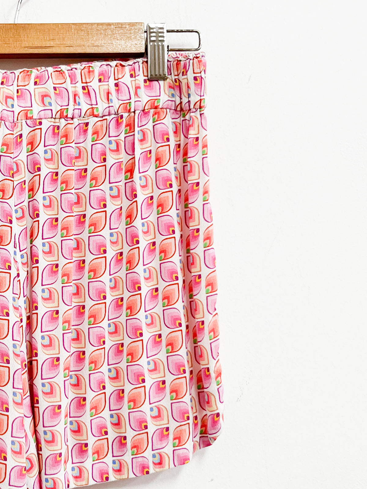 Short estampado rojo y rosado - Zara - Talla M