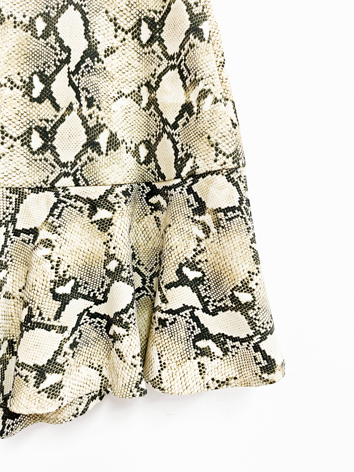 Falda short animal print con cordón - Zara - Talla S
