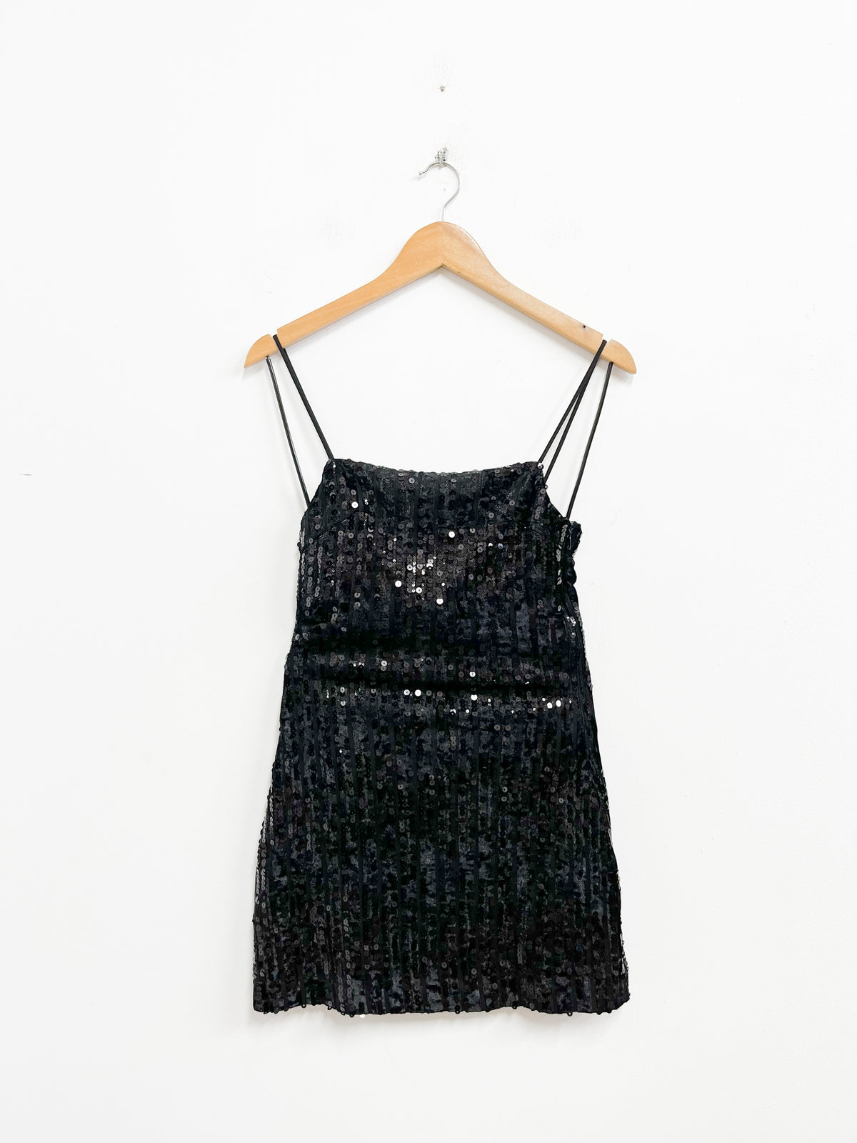 Vestido negro con lentejuelas - H&M - Talla S
