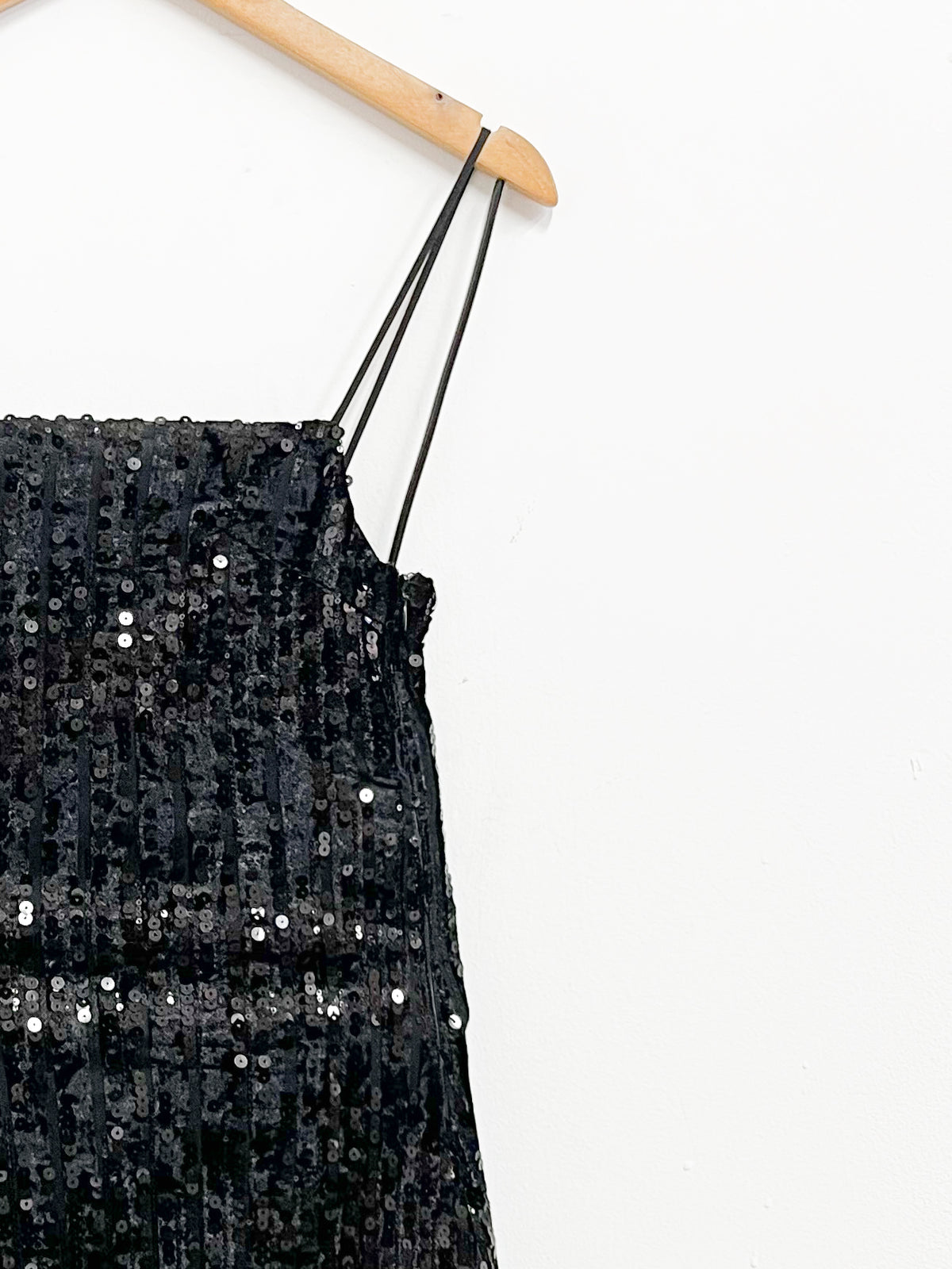 Vestido negro con lentejuelas - H&M - Talla S
