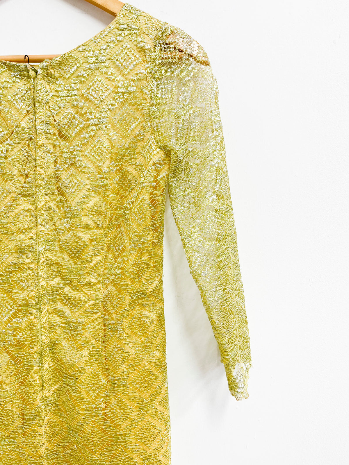 Vestido amarillo con encaje y brillos - Alede - Talla M
