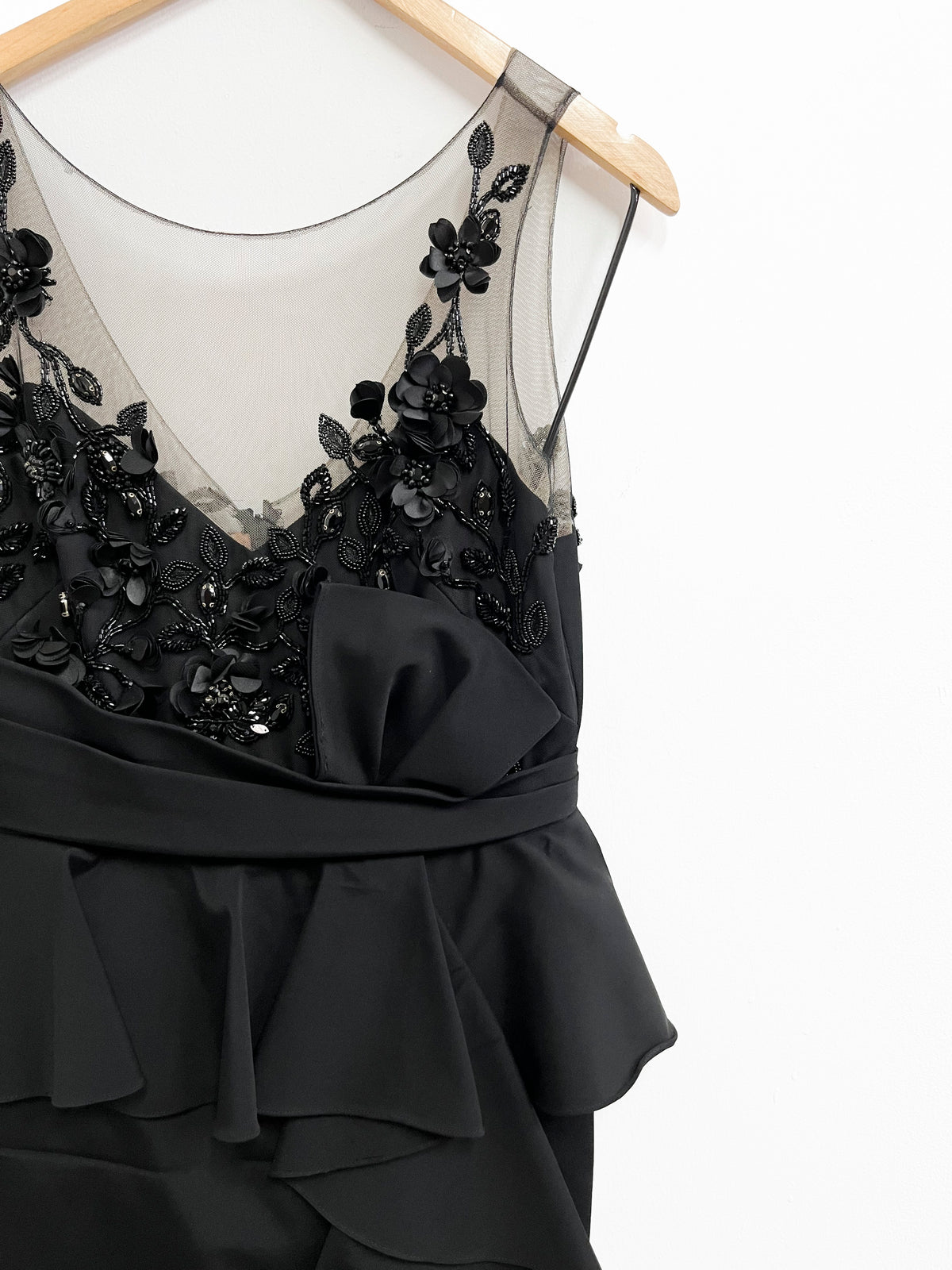 Vestido negro escote de malla y pedrería - Marchesa Notte - Talla M
