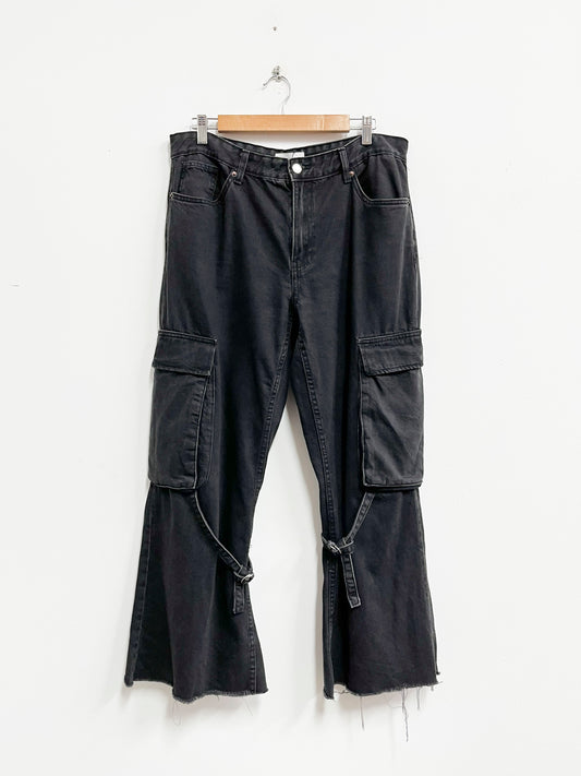 Jean negro cargo - Zara - Talla 42