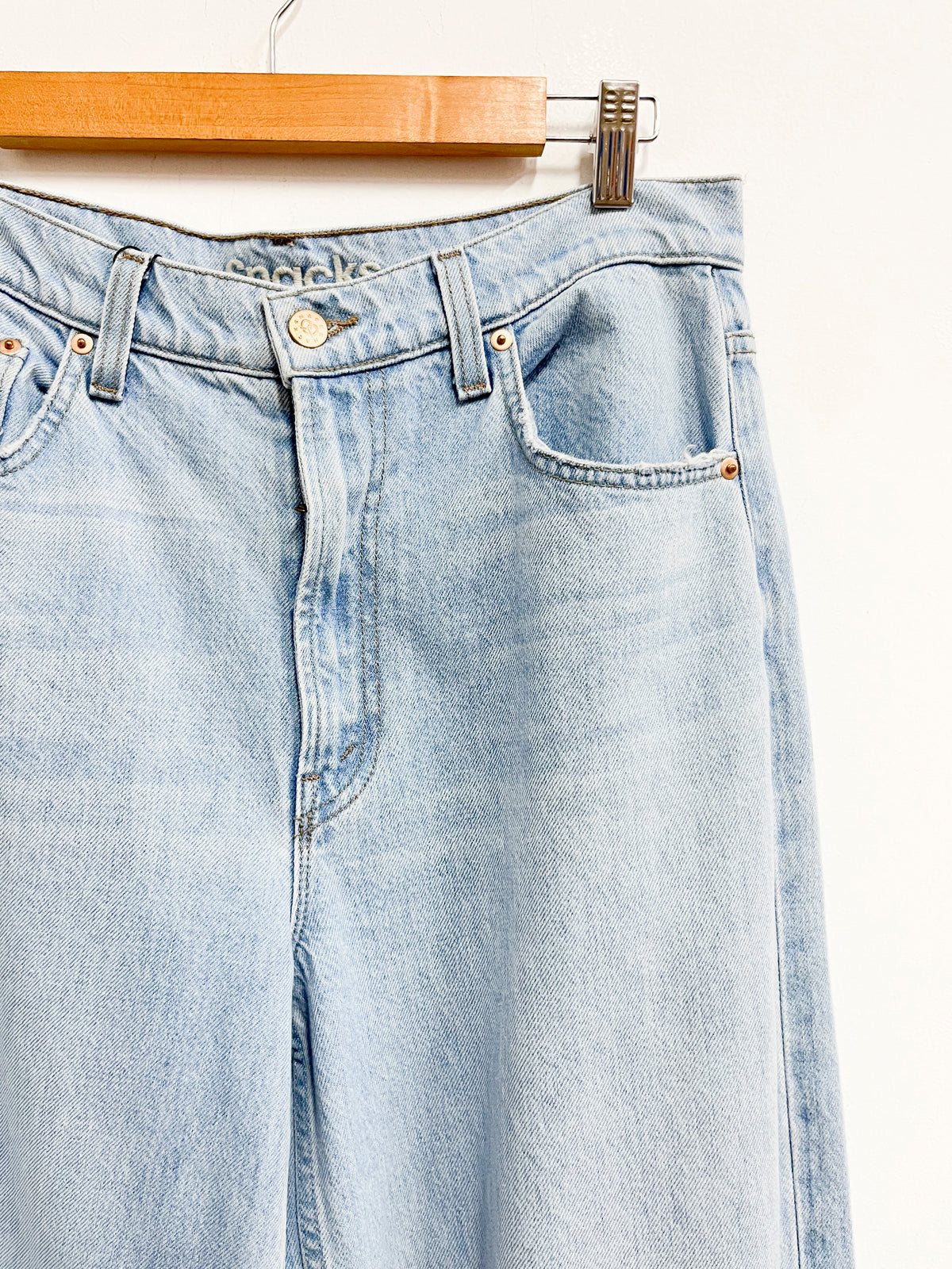 Jean celeste con huecos - Mother - Talla 26