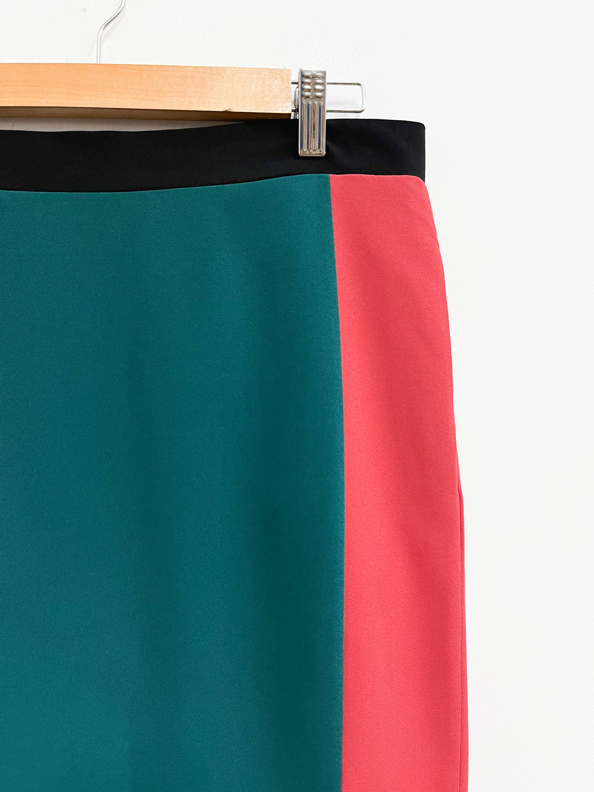 Falda verde con rojo cierre trasero - Narciso Rodriguez - Talla M