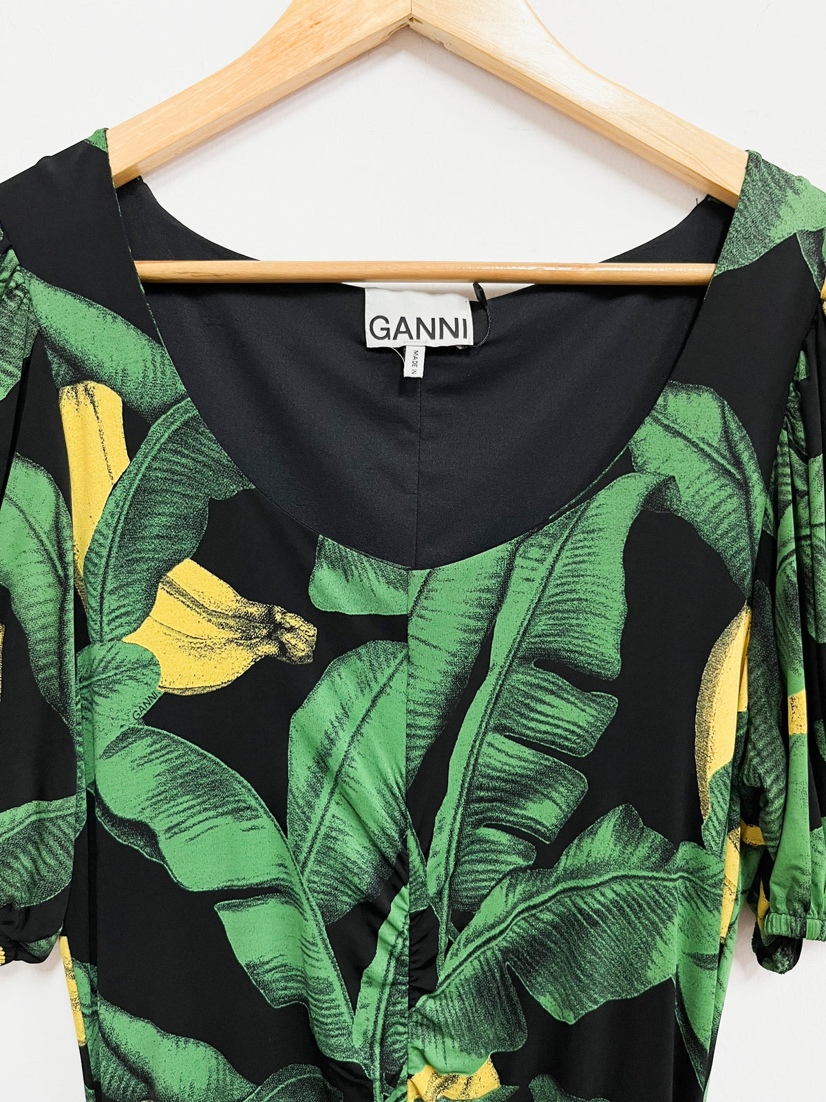 Vestido verde con hojas - Ganni - Talla M