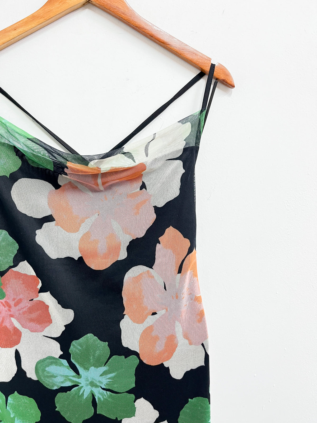 Vestido negro con flores - Bagus - Talla S
