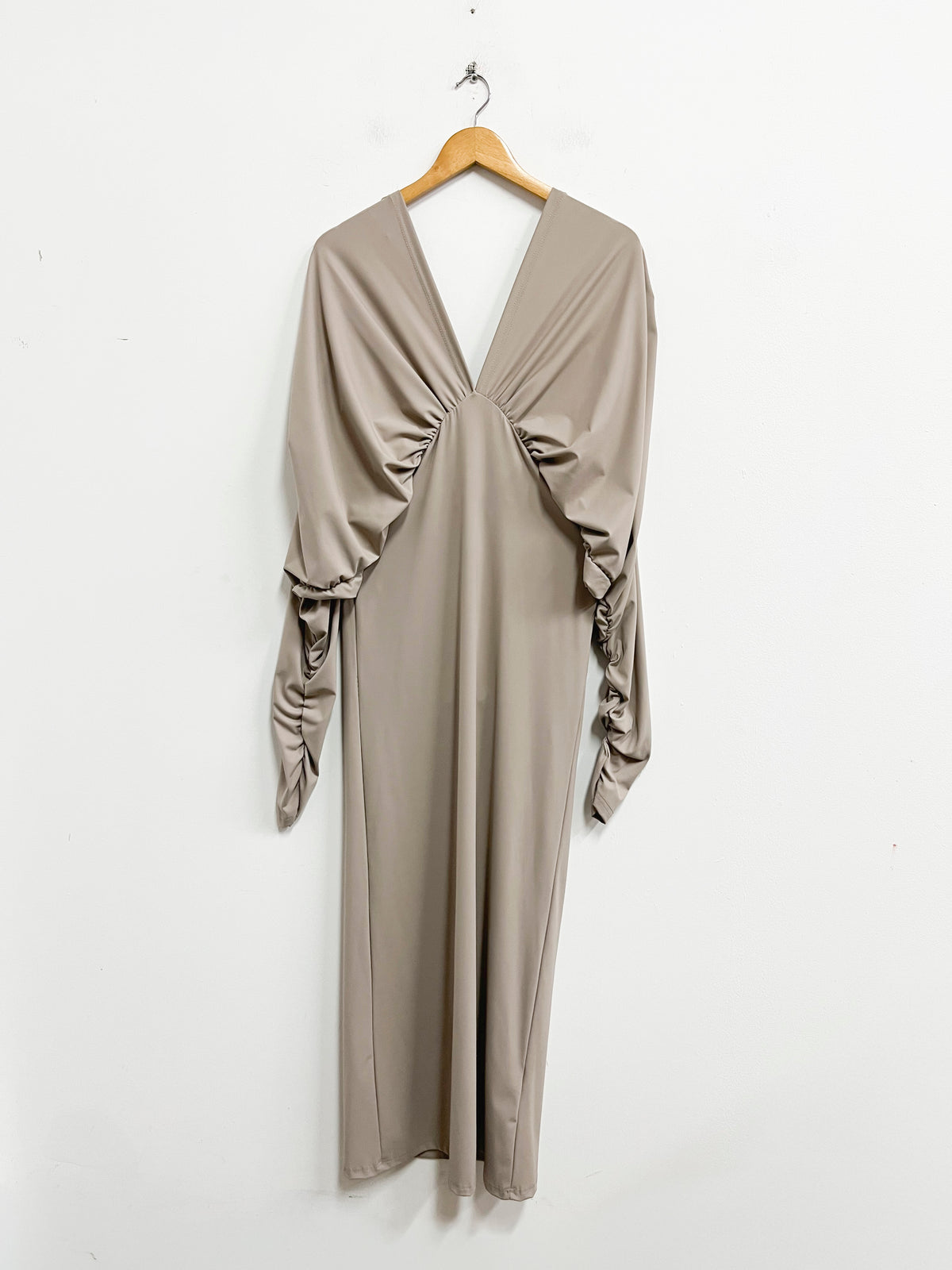 Vestido largo beige oscuro mangas abullonadas - Talla S