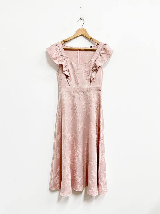 Vestido midi palo rosa con flores bordadas - Bellayvale - Talla S