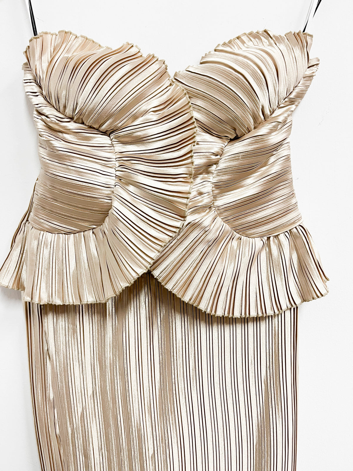 Top strapples y falda color dorado - Talla S