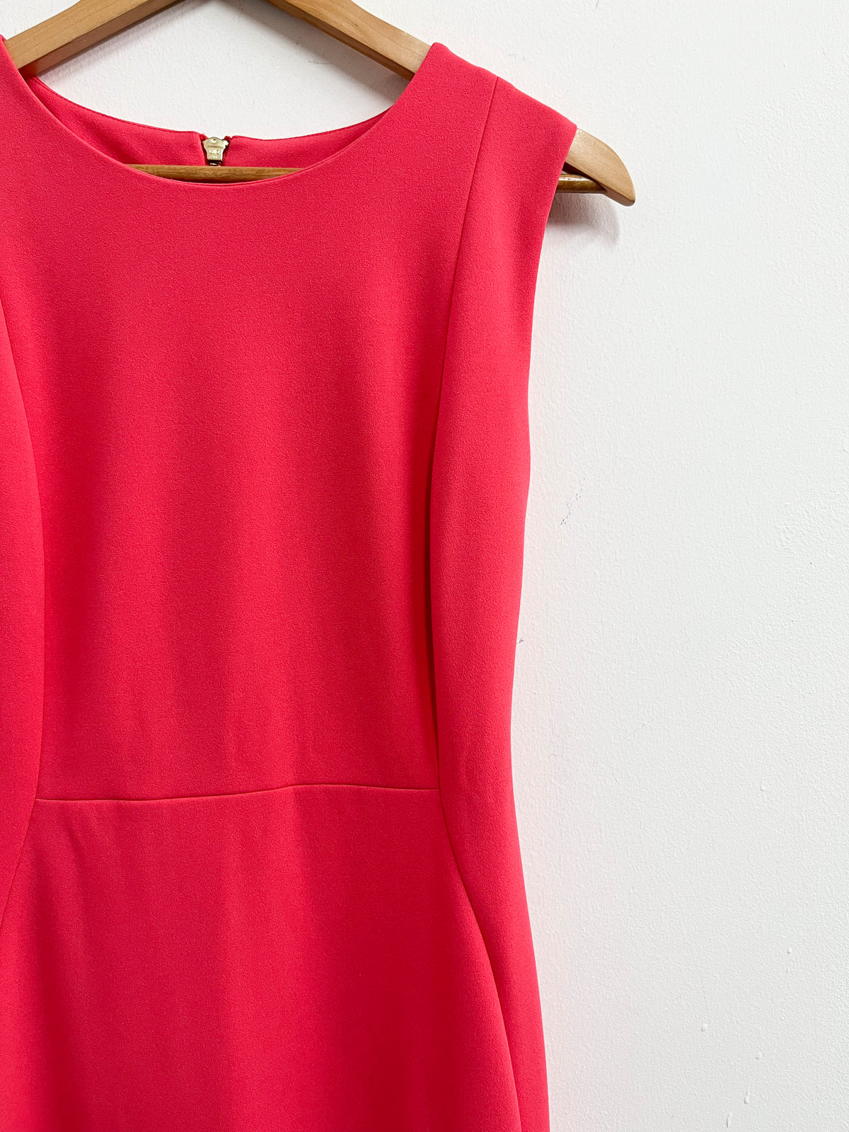 Vestido coral con bobos en la basta - Calvin Klein - Talla M