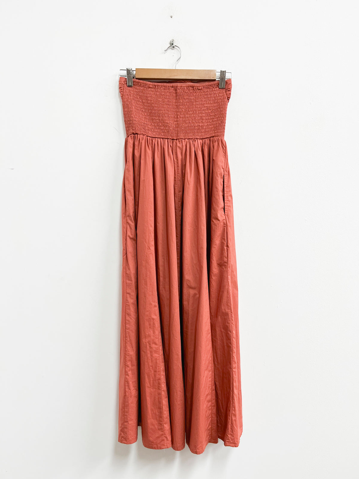 Vestido strapless naranja ladrillo - American Eagle - Talla XS