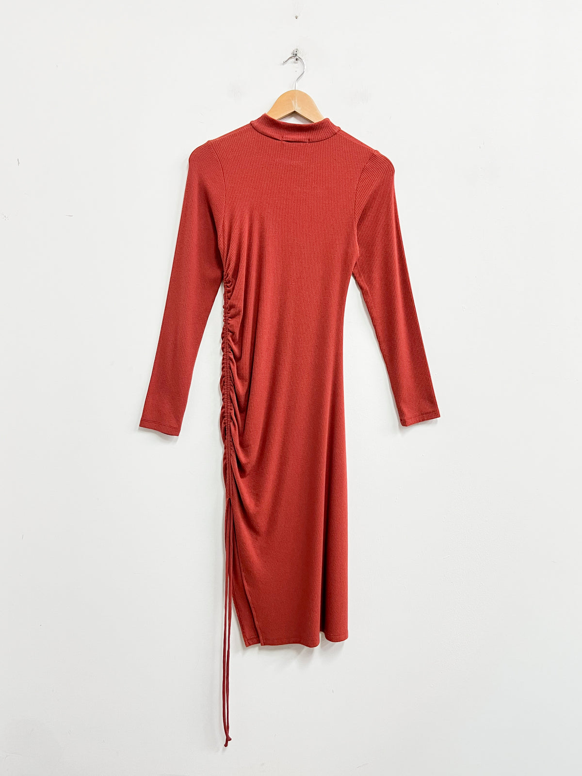 Vestido midi manga larga ajuste lateral - Now - Talla M