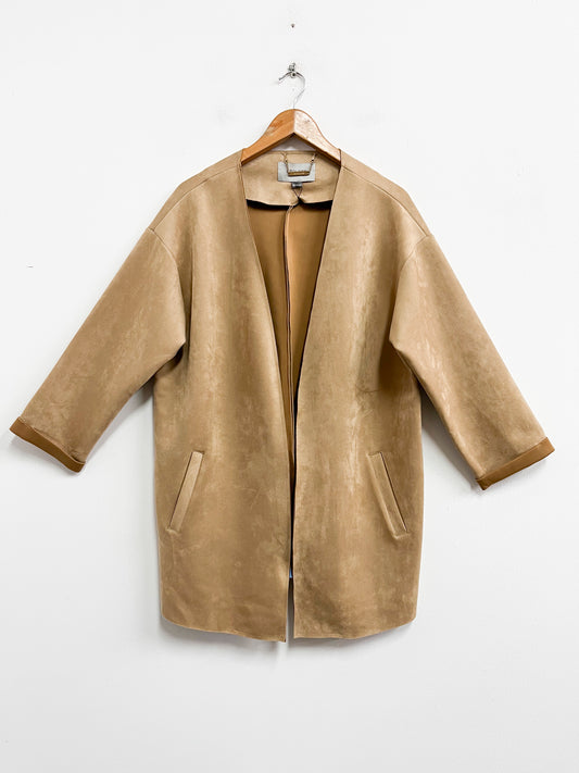 Saco camel piel de durazno - Apology London - Talla M