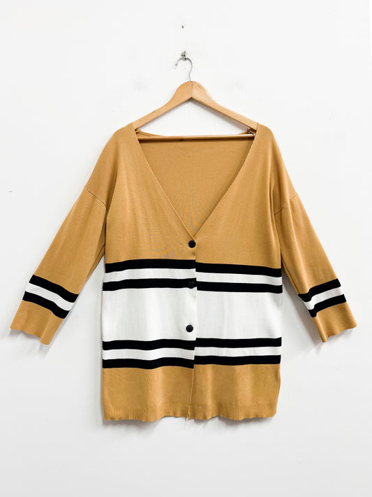 Chompa marron blanca con negro - Talla L