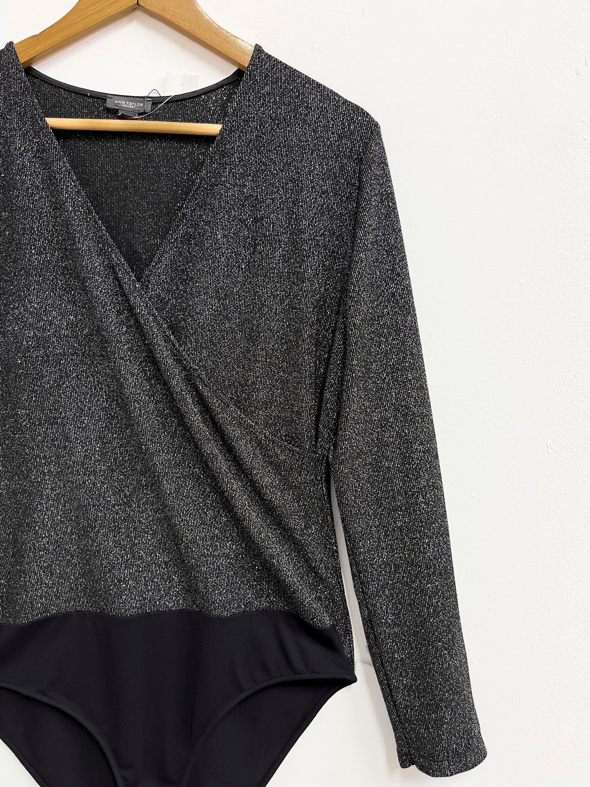 Body negro con brillos - Ann Taylor - Talla L