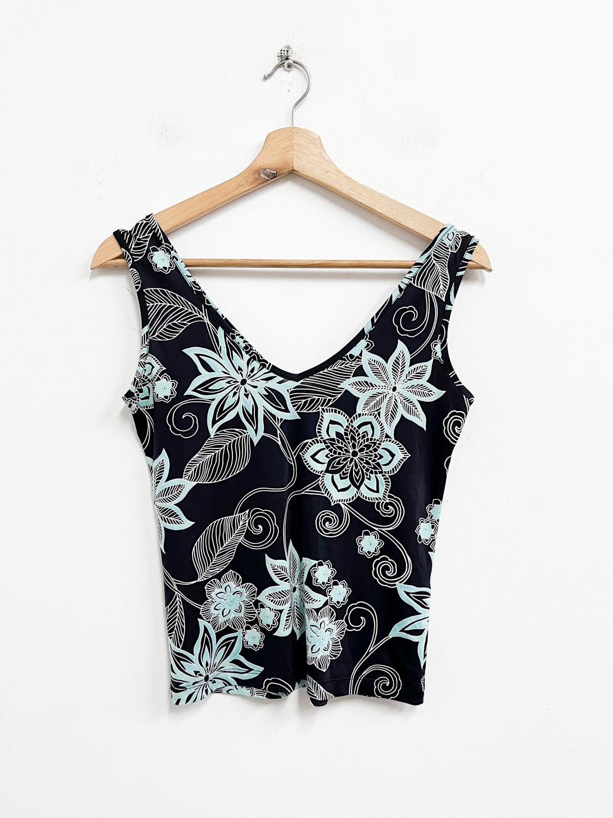 Top negro con flores verde agua - Etc - Talla S