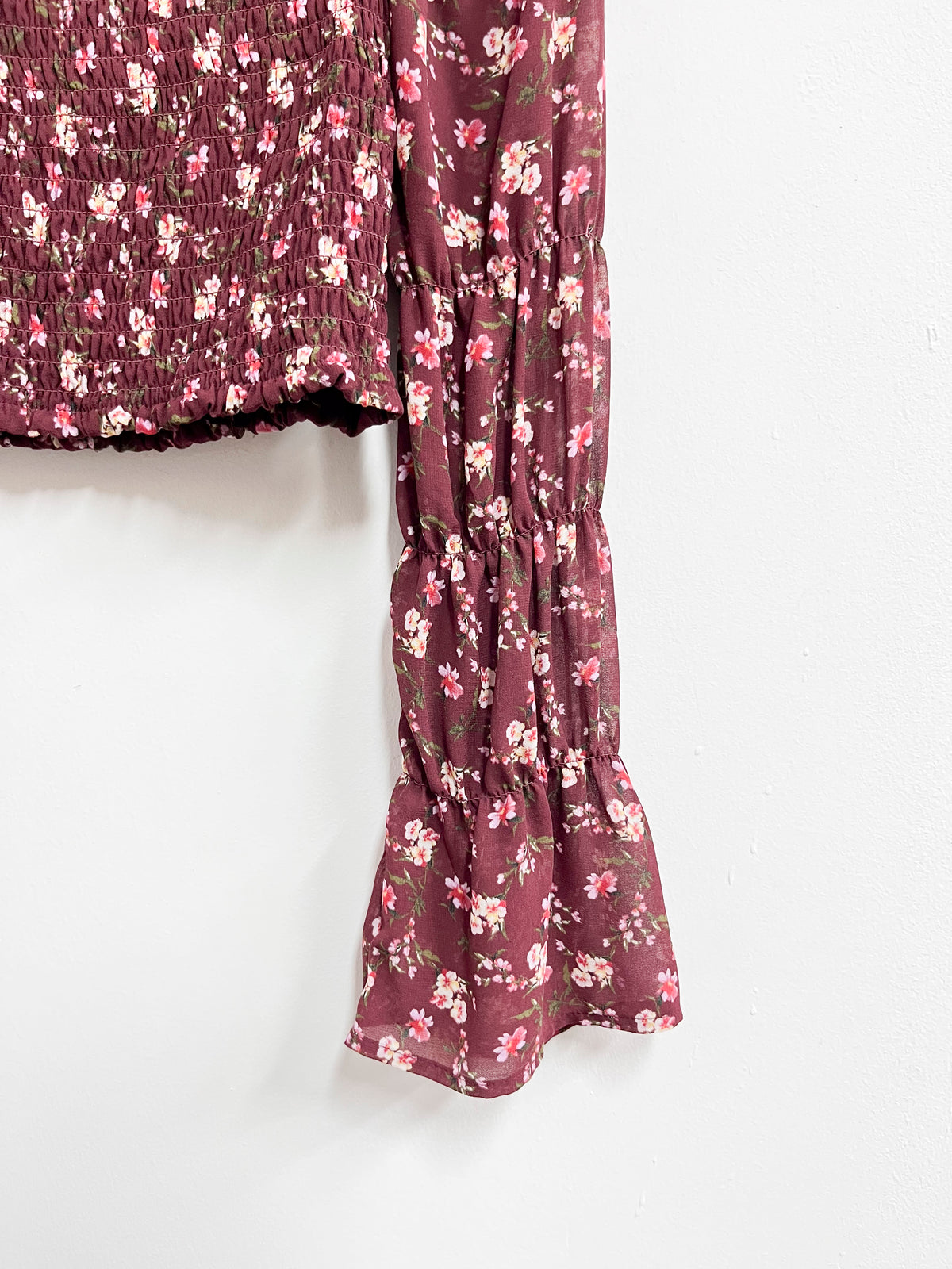 Blusa guinda con florcitas - Wild Fable - Talla S