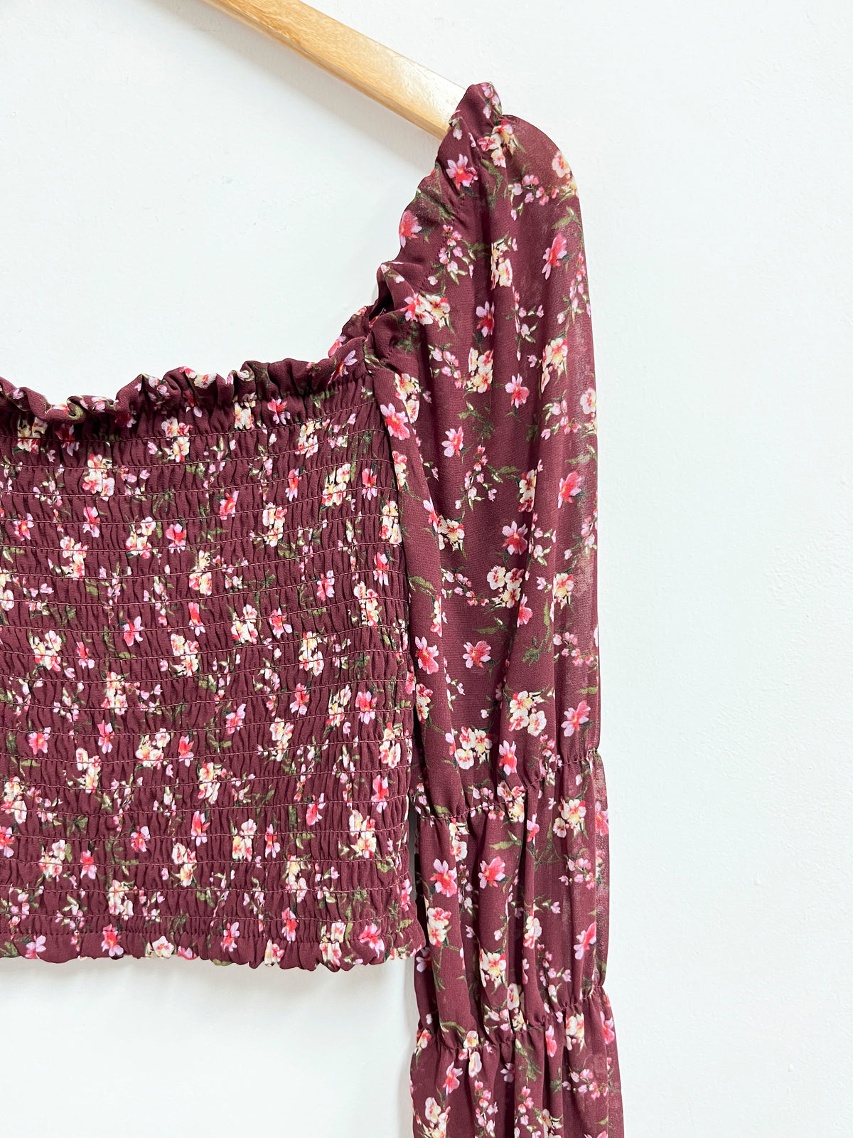 Blusa guinda con florcitas - Wild Fable - Talla S