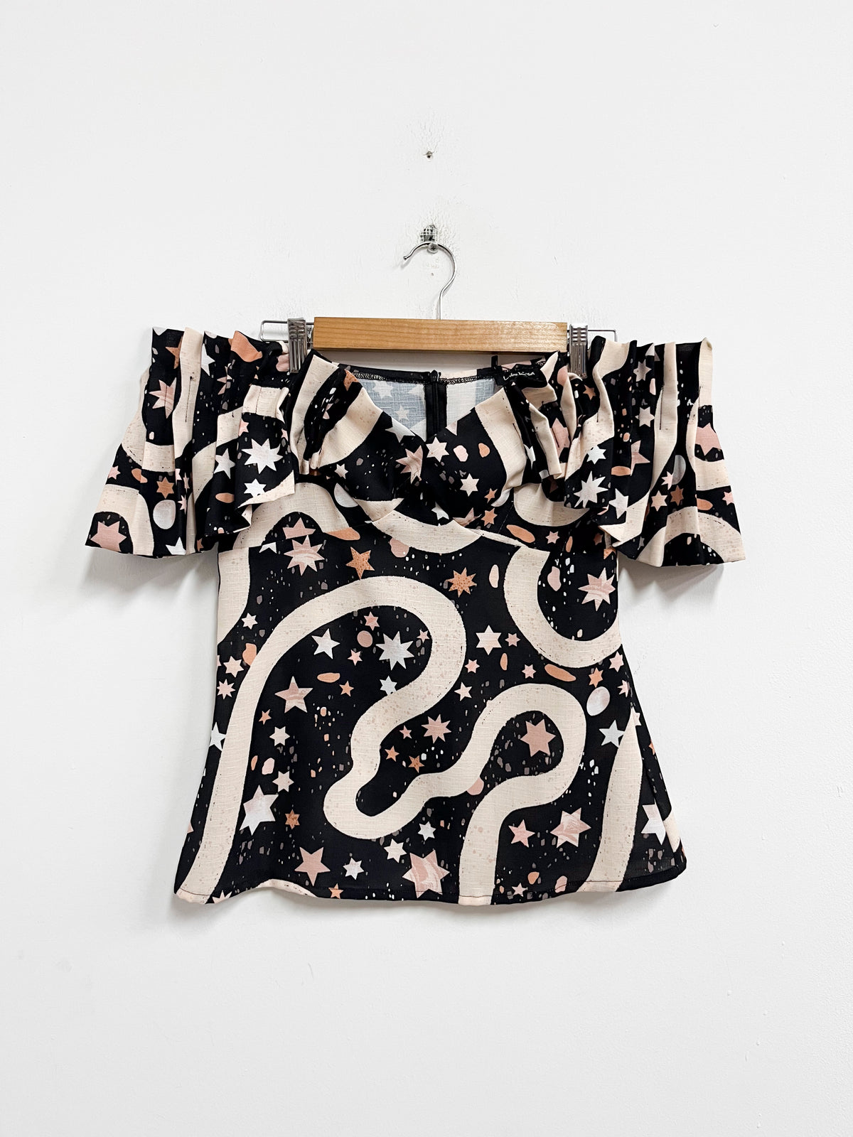 Top negro con estrellas - Lobo Rosa - Talla S