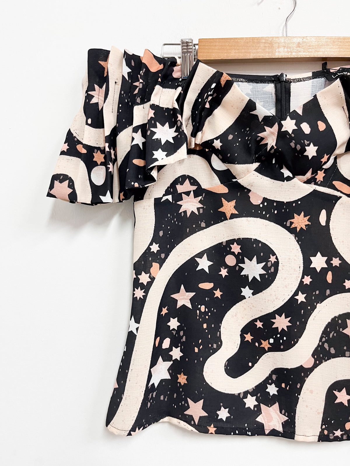 Top negro con estrellas - Lobo Rosa - Talla S