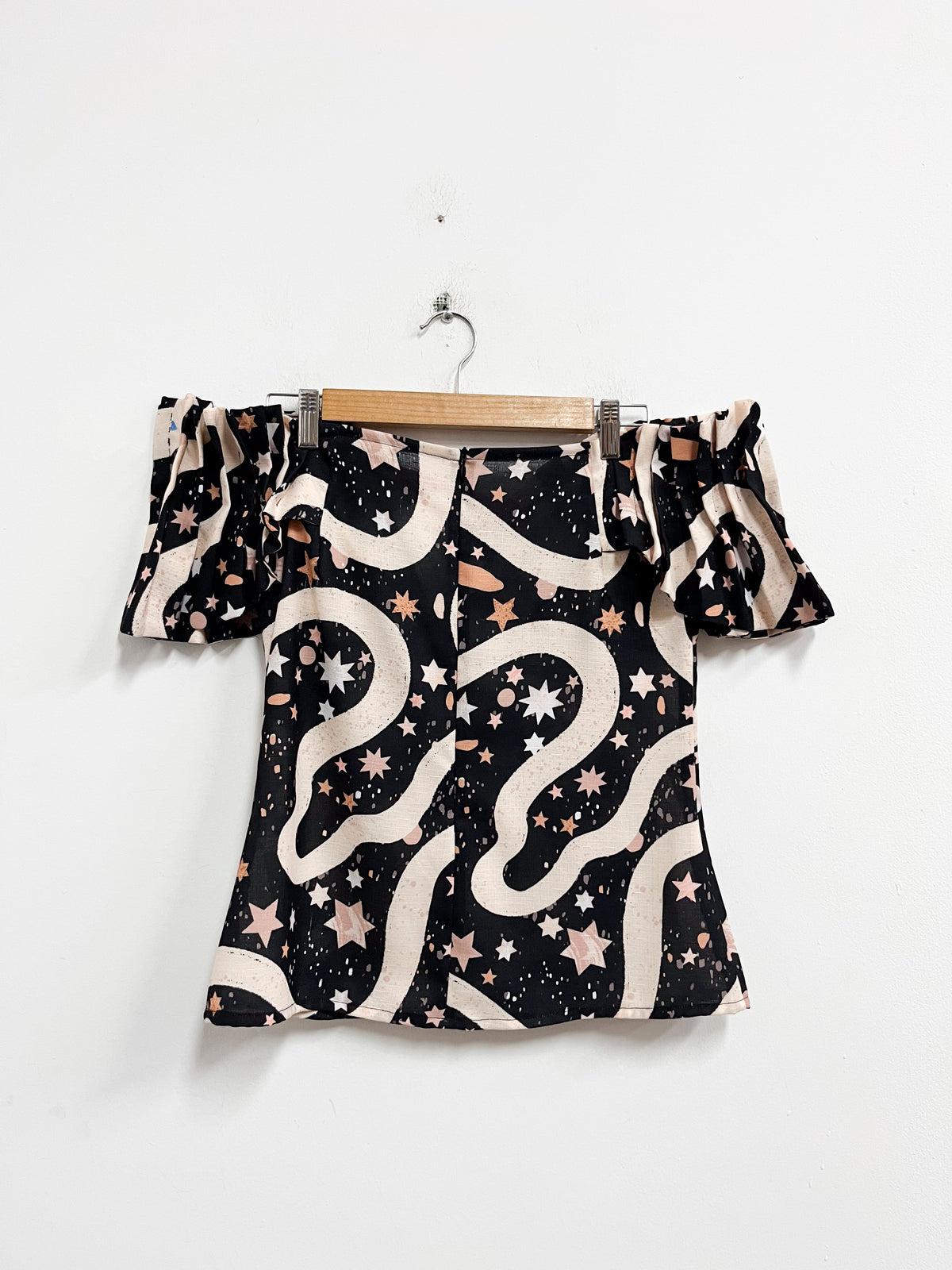 Top negro con estrellas - Lobo Rosa - Talla S