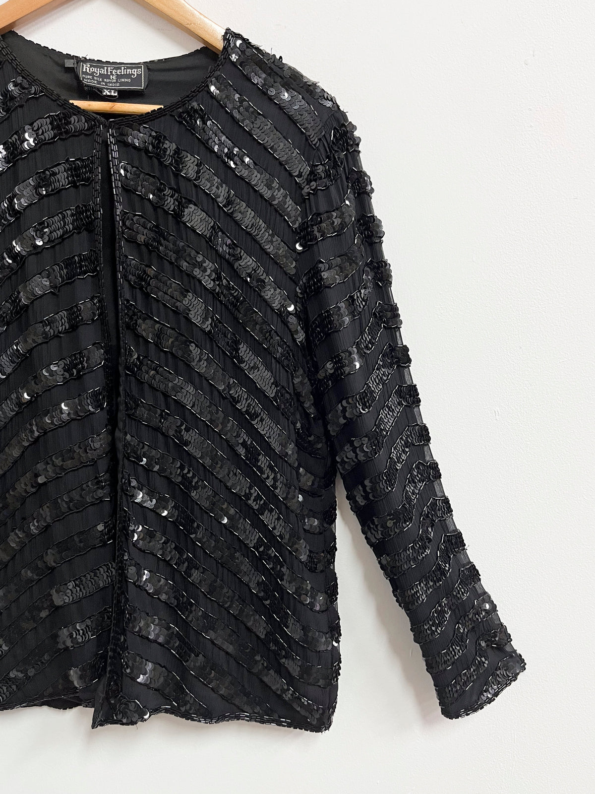 Capa negra seda y lentejuelas - Royal Feelings - Talla XL