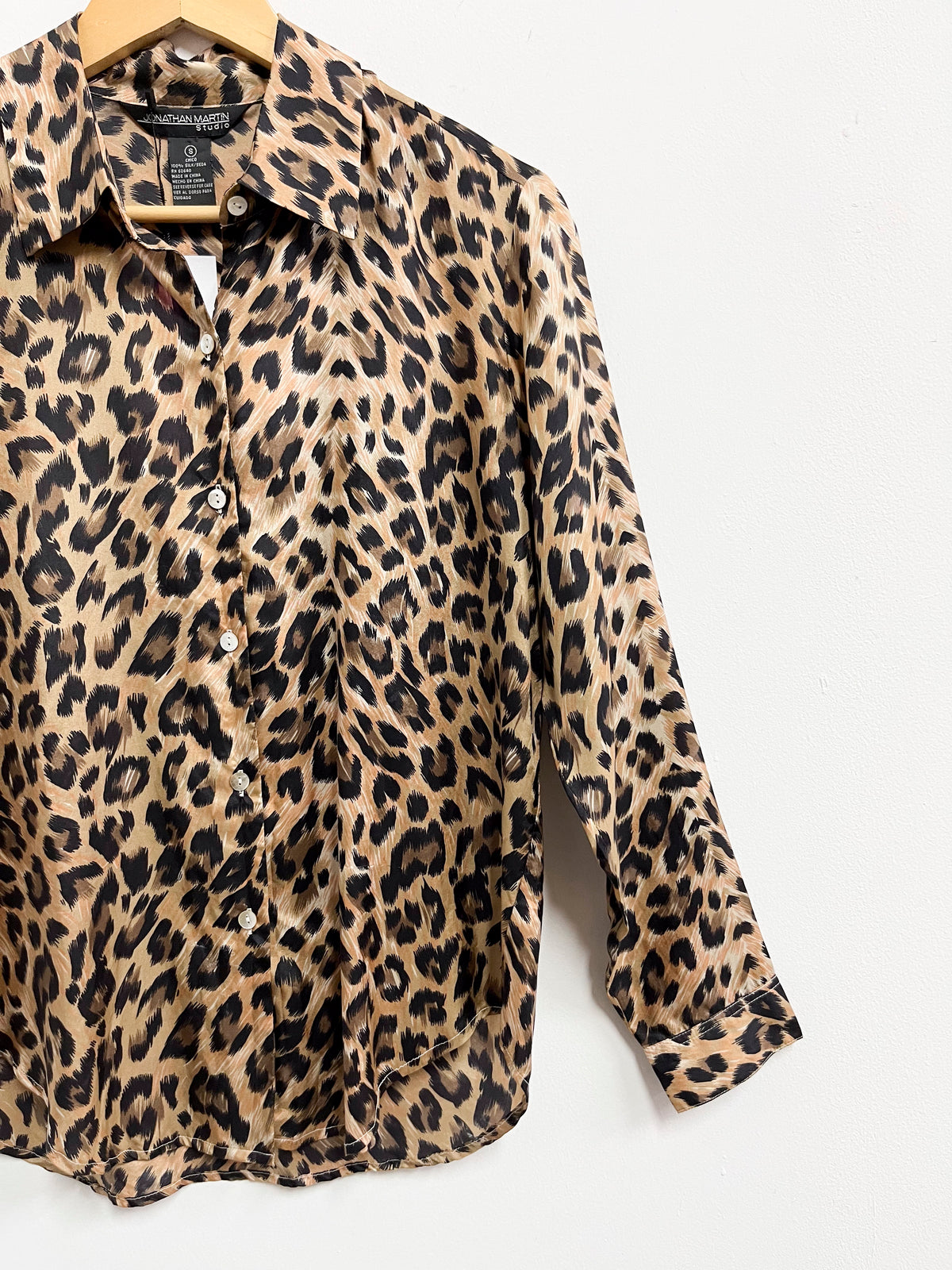 Blusa animal print seda - Jonathan Martin - Talla S