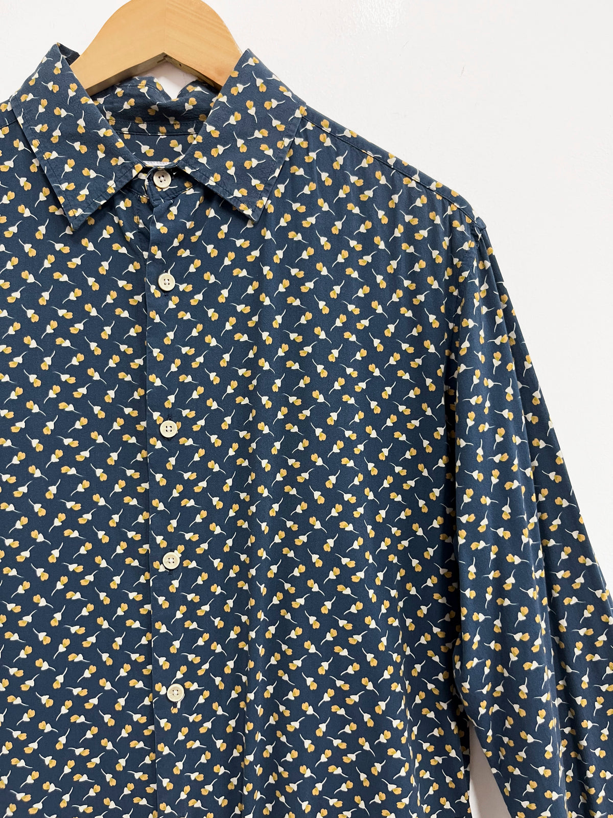 Camisa azul con flores amarillas - Zara - Talla L