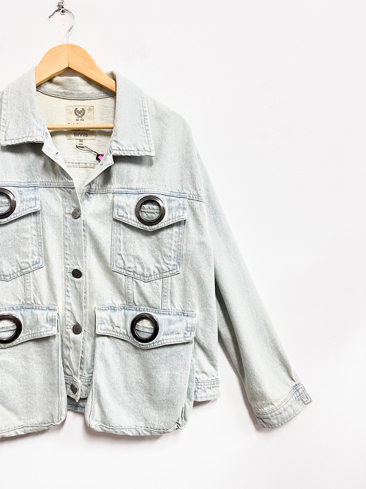 Casaca denim claro con aros metálicos - Finely Crafted Jeans - Talla M