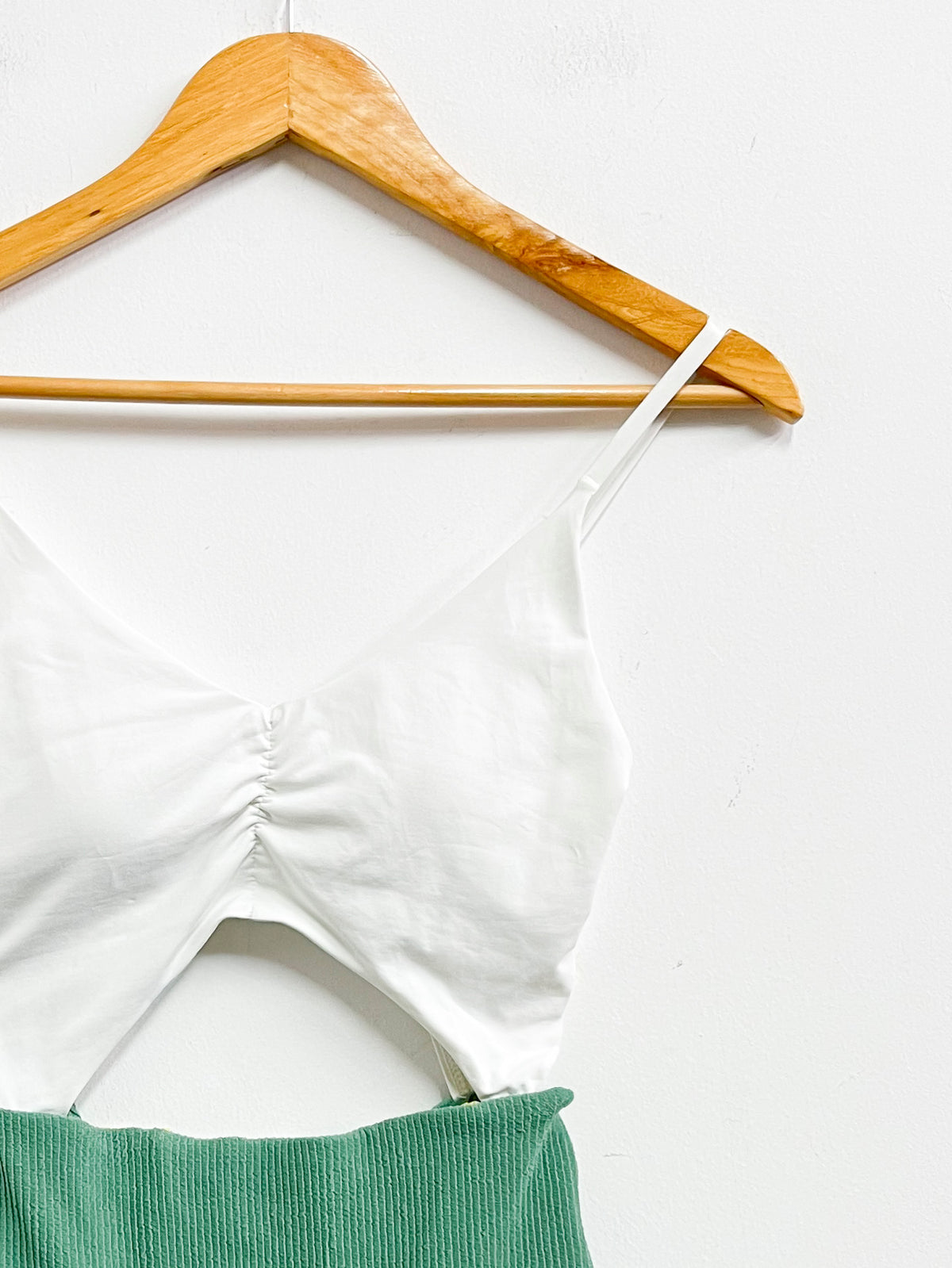 Ropa de baño verde con blanca - Blue Kiss - Talla S