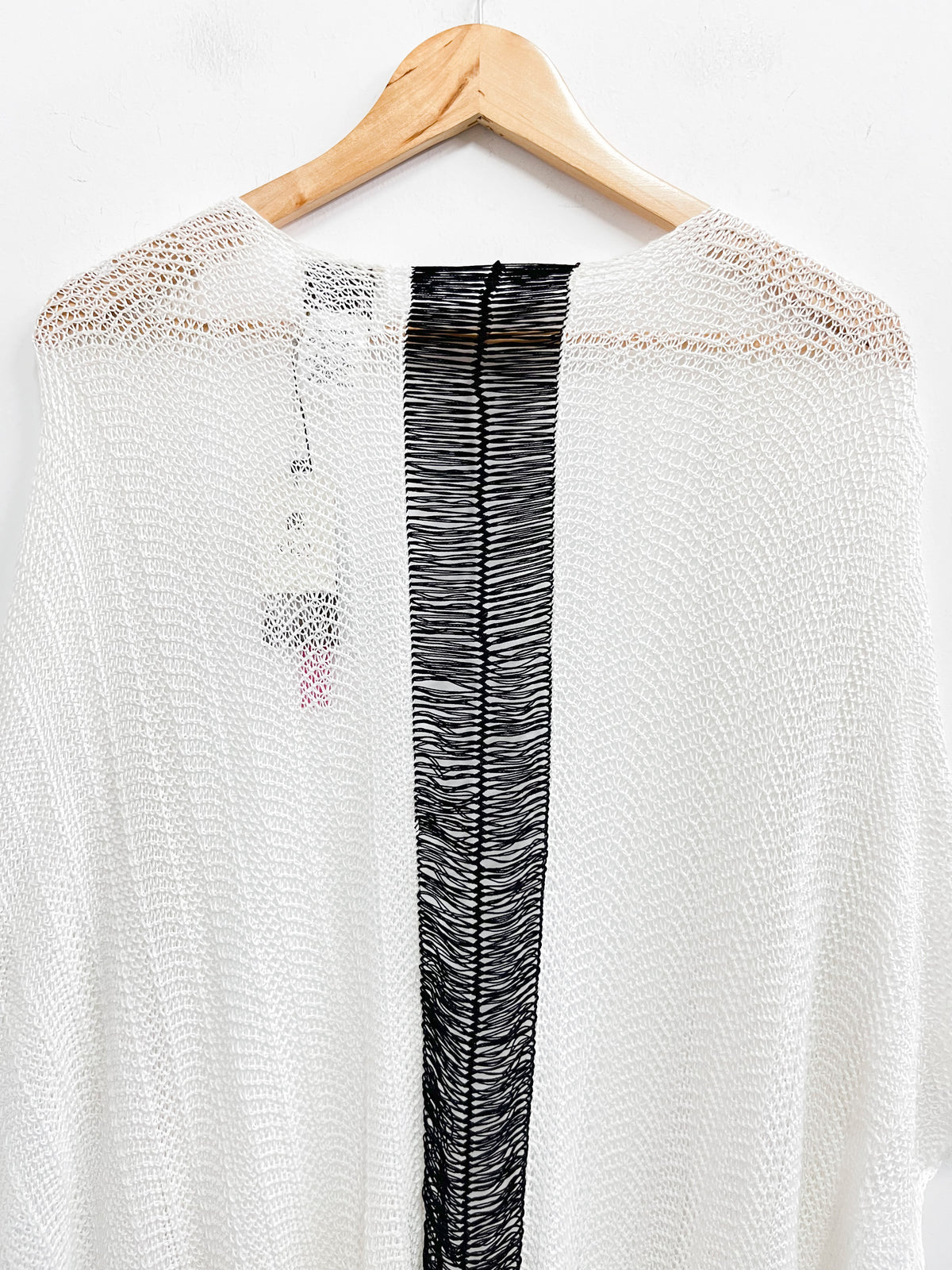 Poncho algodon pima blanco con negro - Kila - Talla M