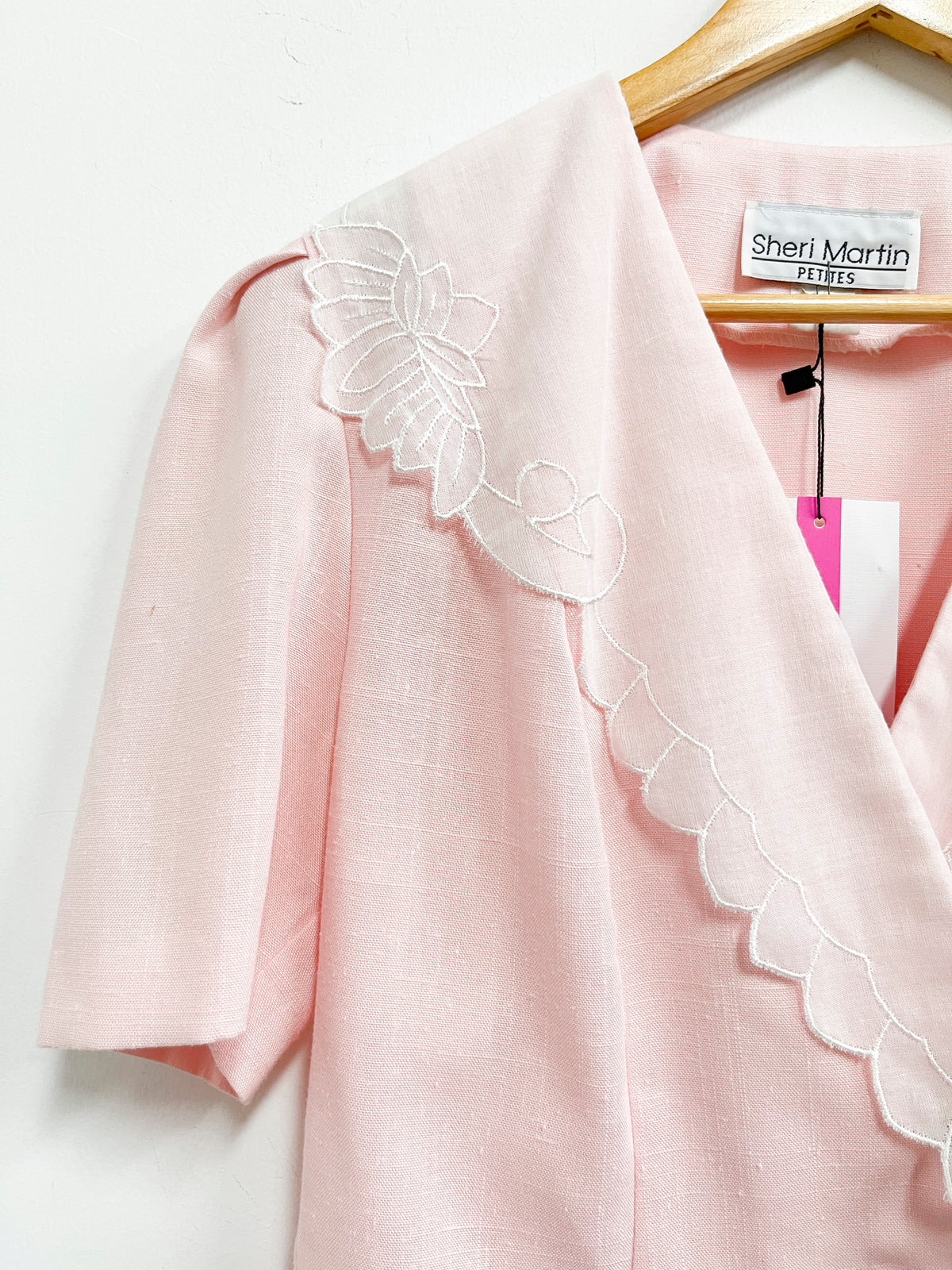 Saco rosado con bordado - Talla S