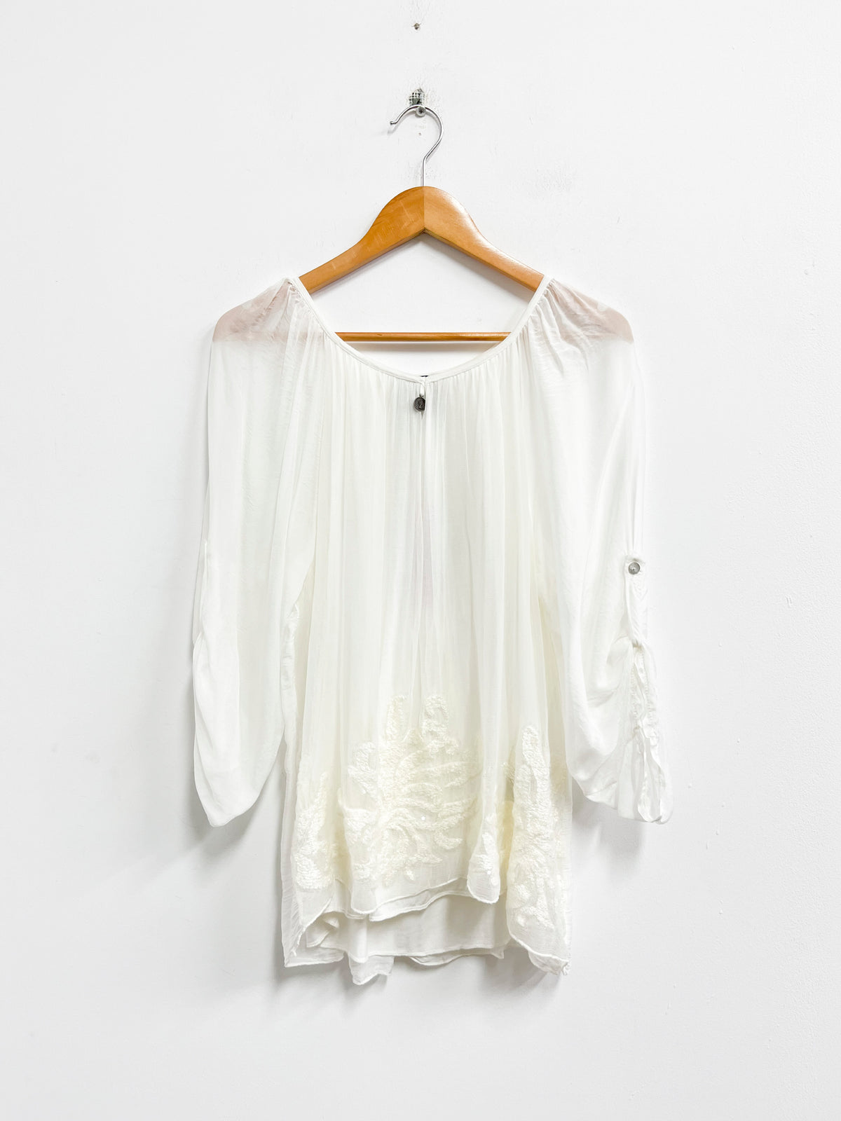 Blusa blanca de seda con bordados - Le Marais - Talla M