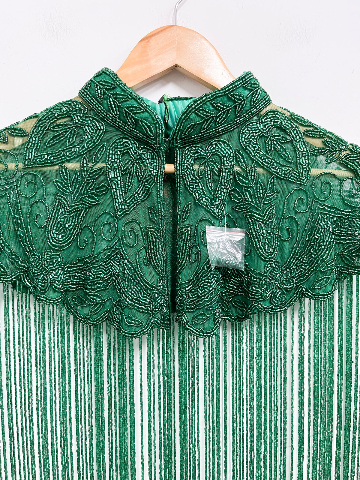 Capa verde de mostacillas - Kus Kus Kaftans - Talla M