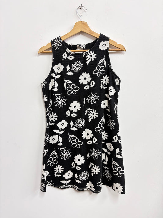 Vestido corto negro con flores blancas -  California Concepts - Talla S