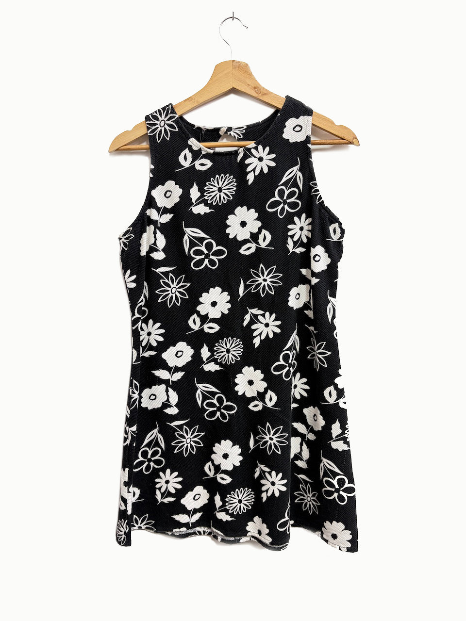 Vestido corto negro con flores blancas -  California Concepts - Talla S