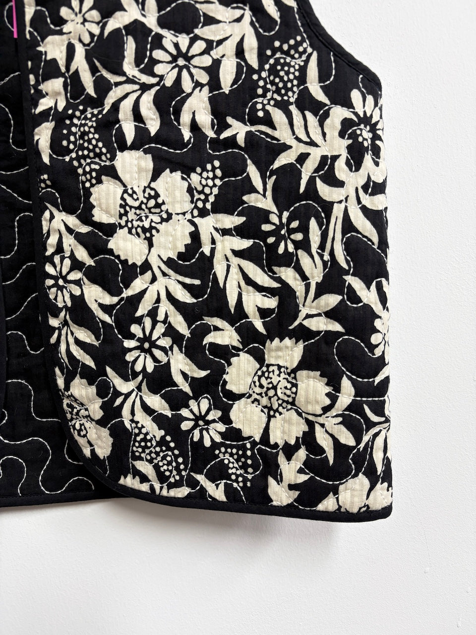 Chaleco negro estampado flores - Mango - Talla M