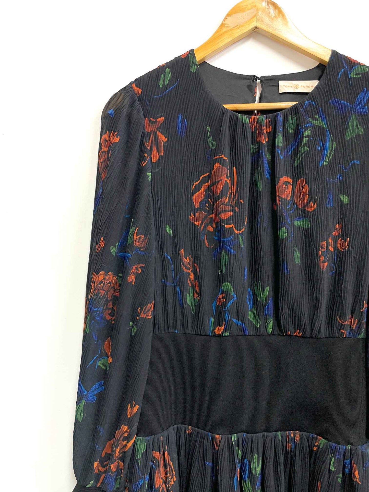 Vestido negro con flores corrugado - Tory Burch - Talla S/M