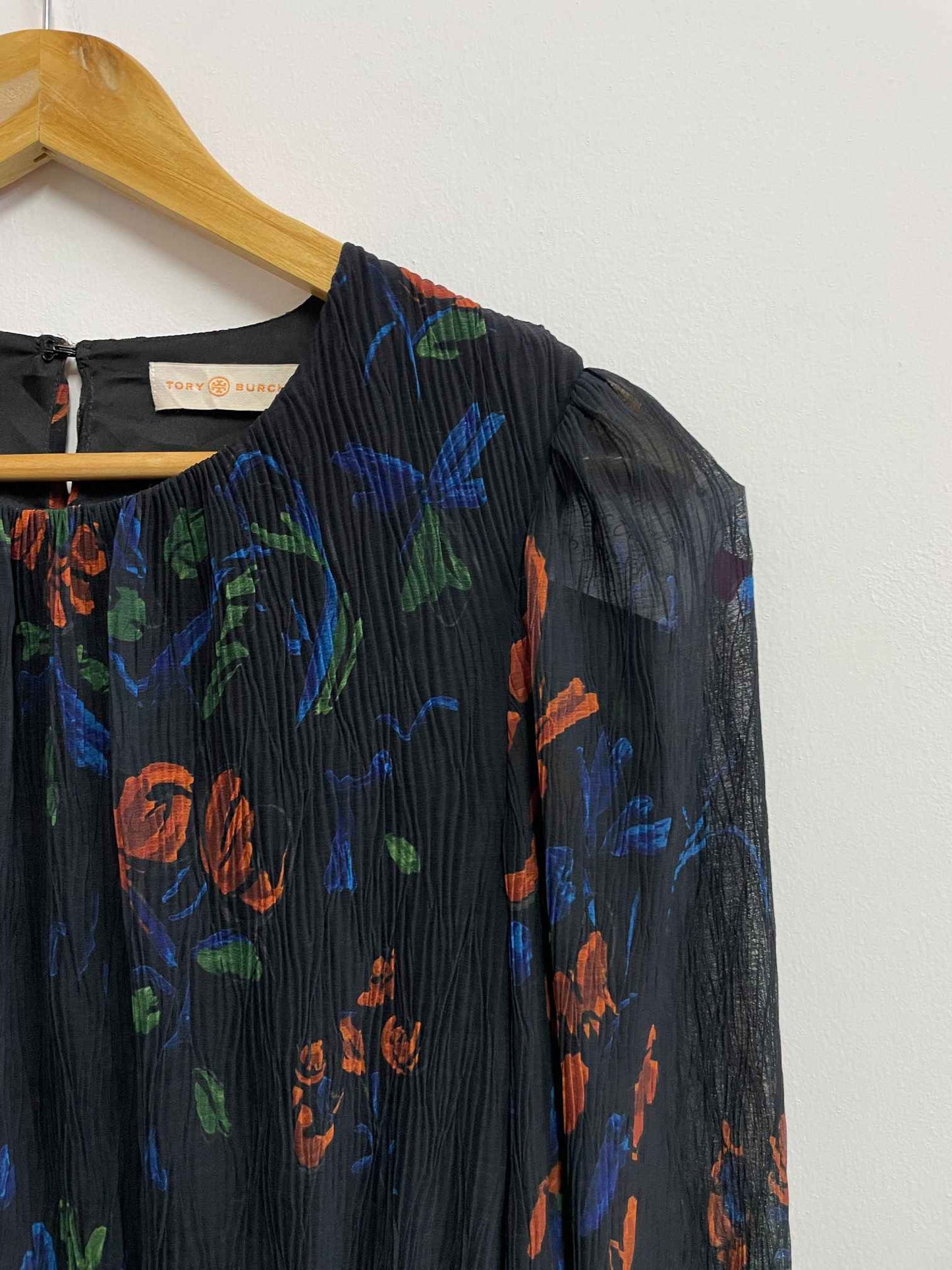 Vestido negro con flores corrugado - Tory Burch - Talla S/M