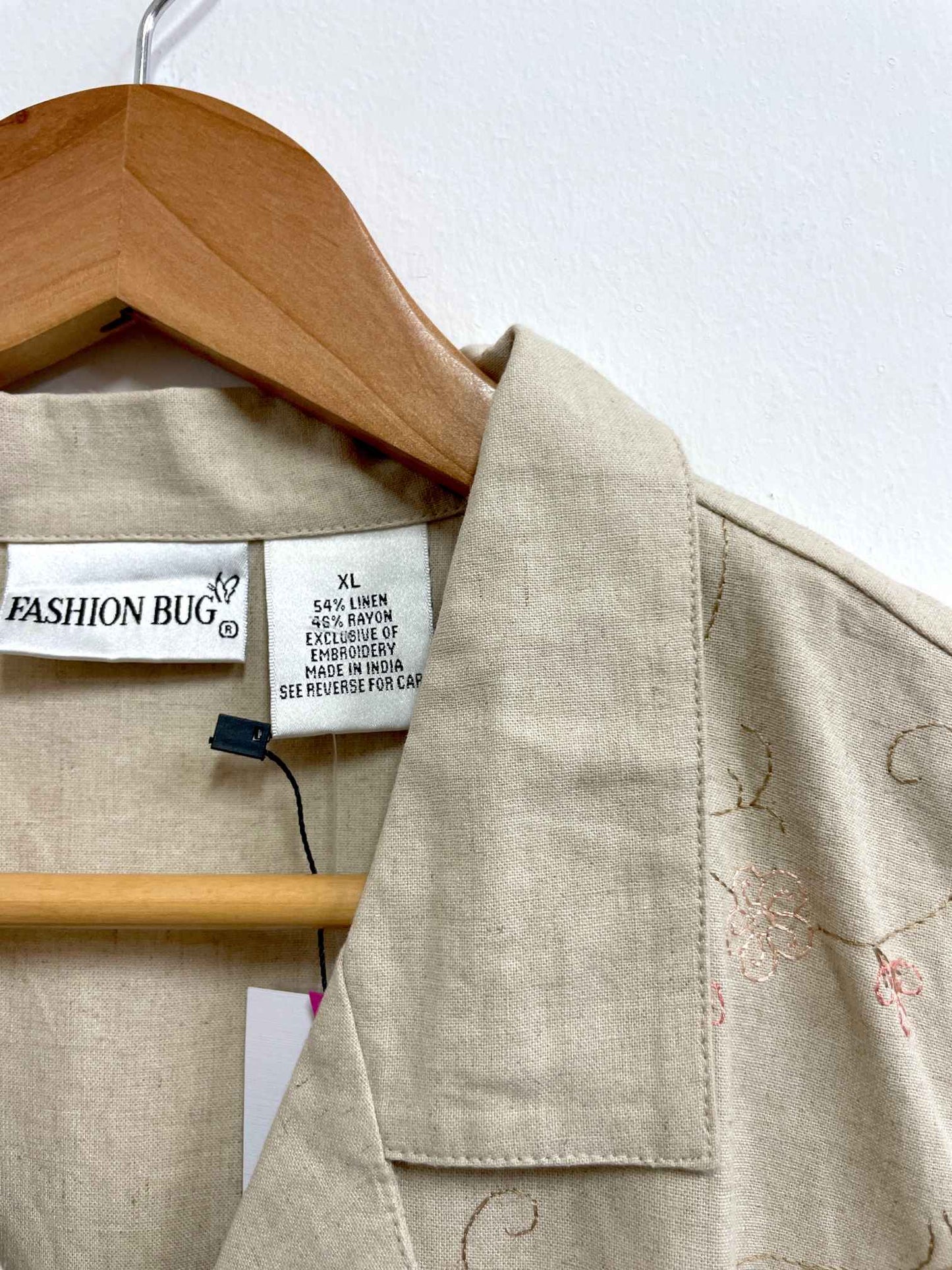 Blusa beige flores rosadas bordadas - Fashion bug - Talla XL