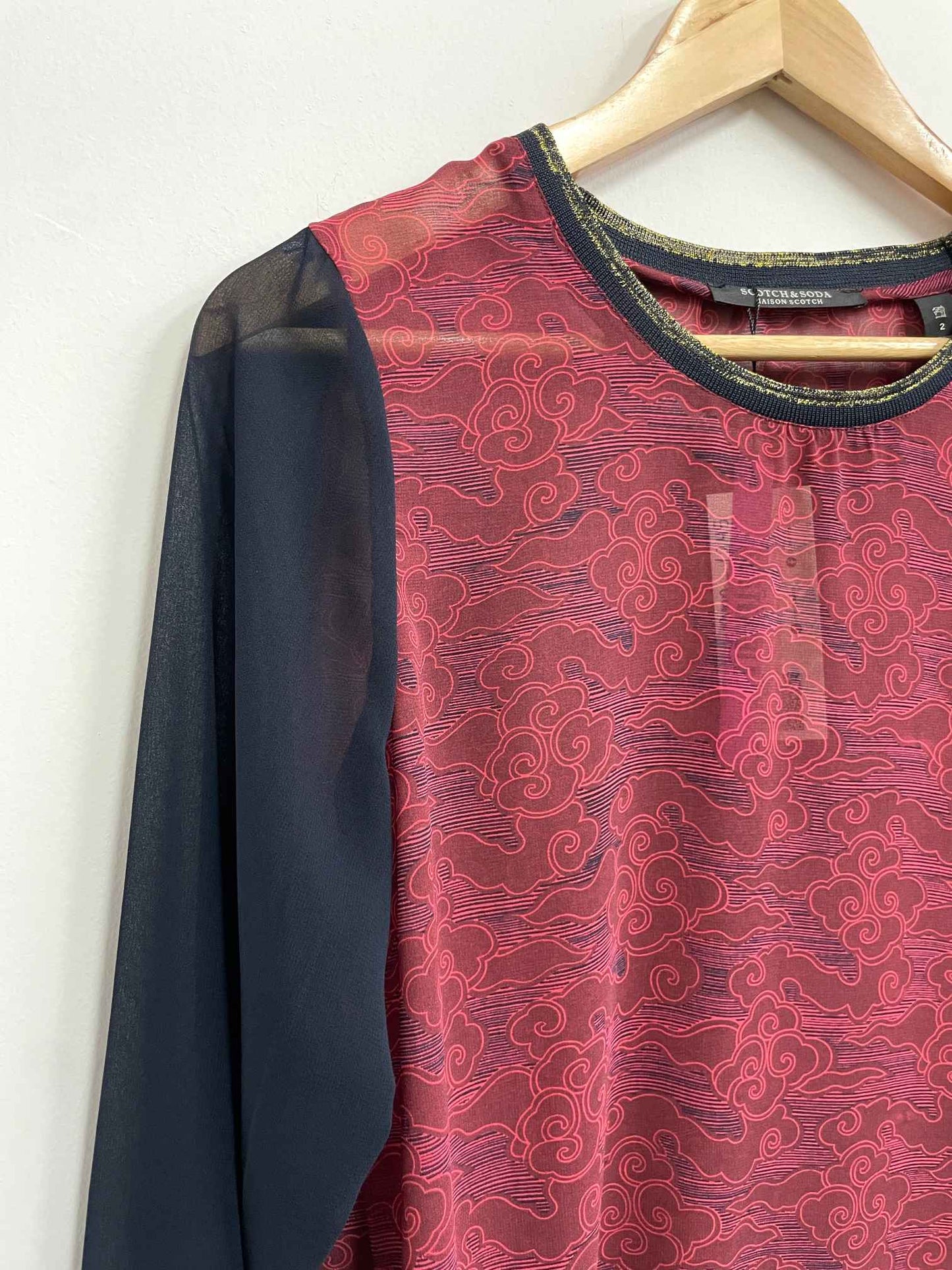 Blusa roja mangas azules - Maison Scotch - Talla S