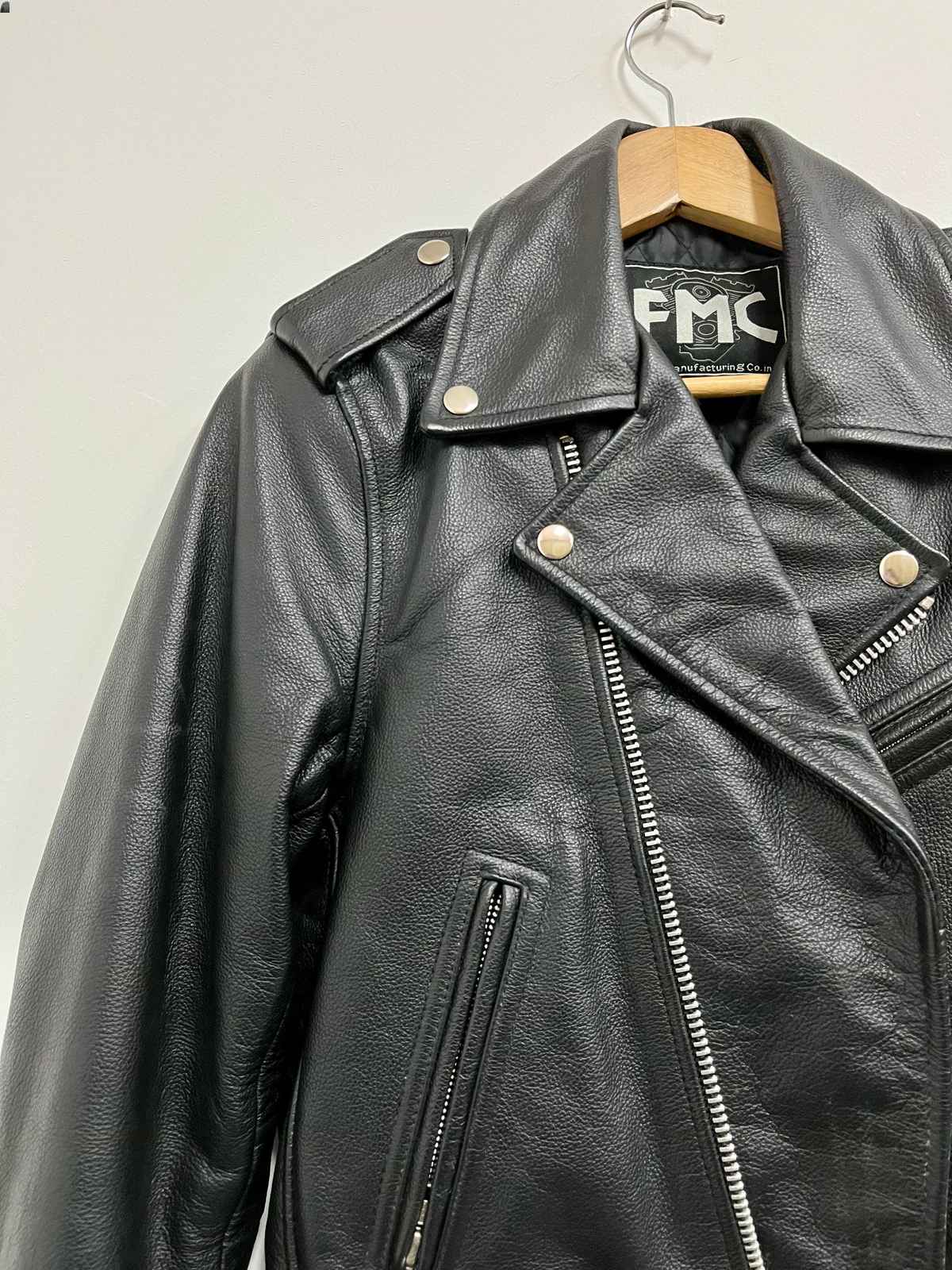 Casaca negra cuero - FMC - Talla S
