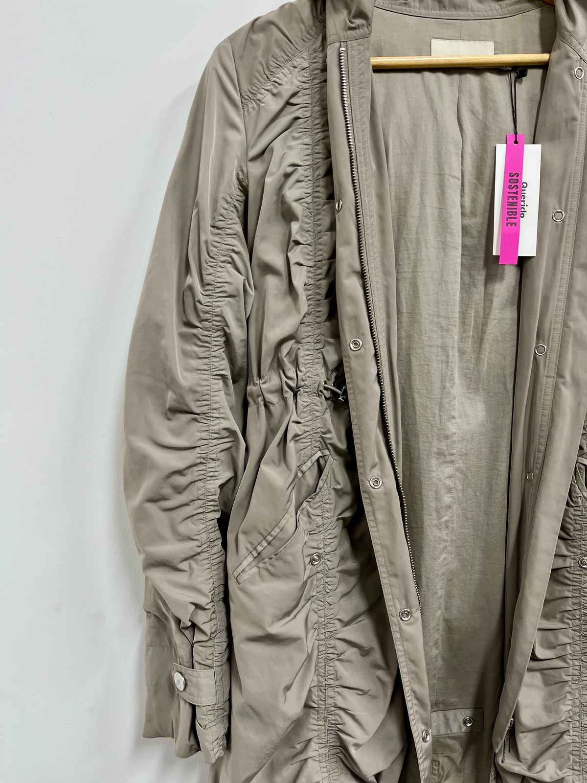 Casaca verde arrugada - Karen Millen - Talla M