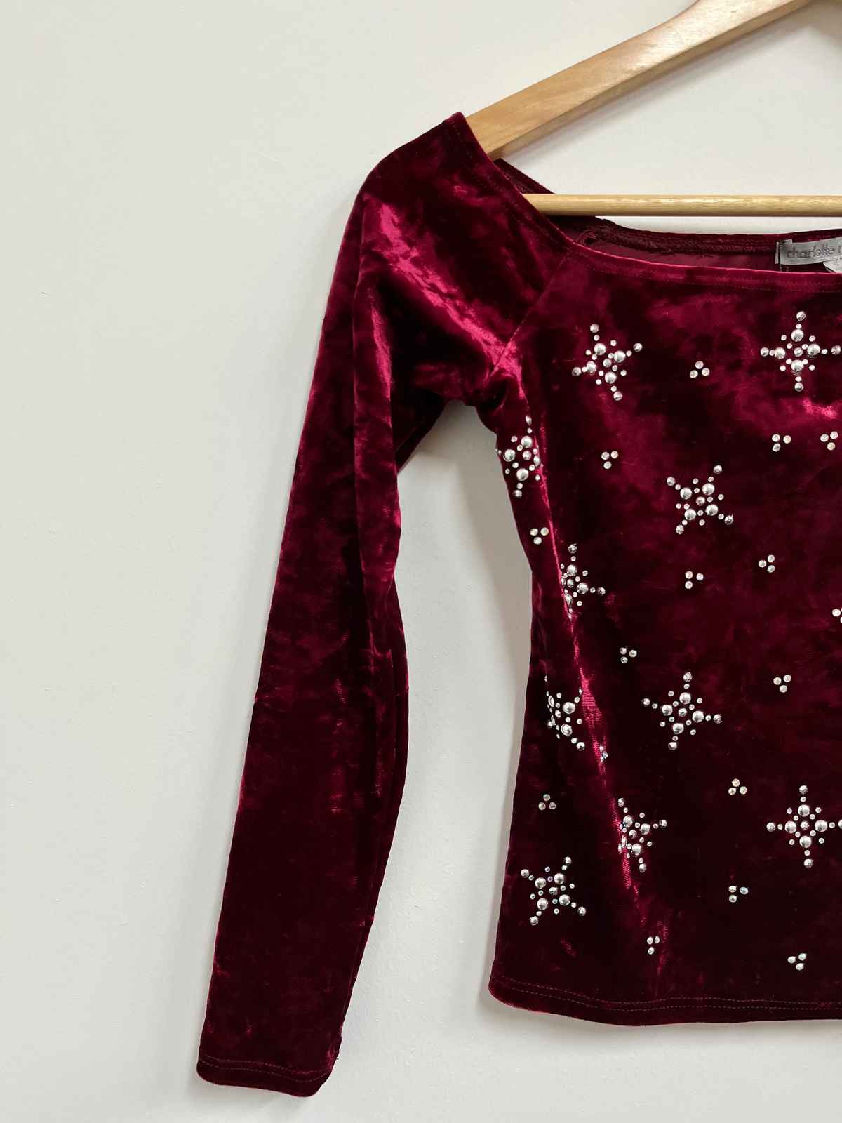Top vino con perlas - Charlotte Russe - Talla S