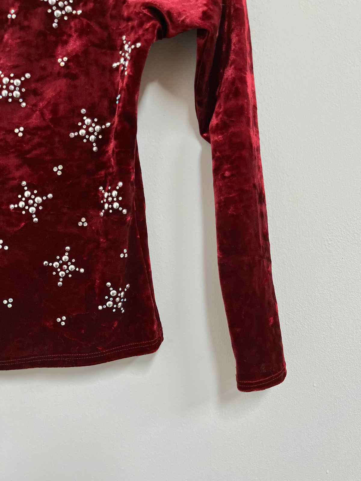 Top vino con perlas - Charlotte Russe - Talla S